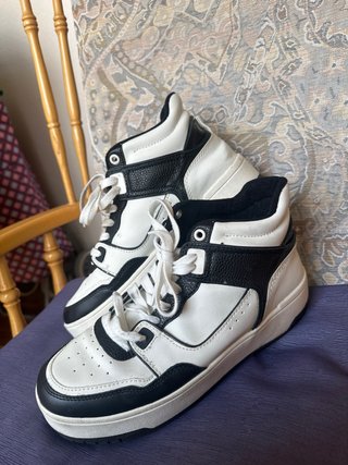 Zapatillas Stradivarius blancas y negras