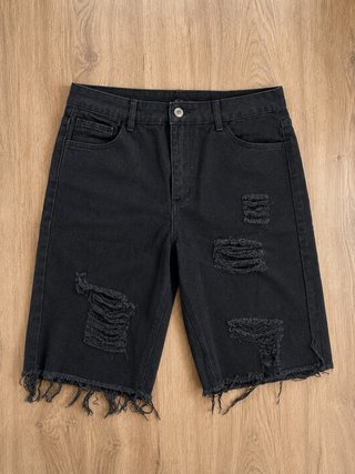 Pantalón corto vaquero negro desgastado