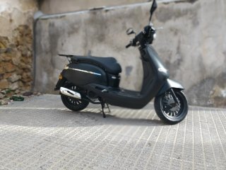Ciclomotor Scooter Negro 2020