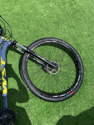 Bicicleta de Montaña WST Azul y Amarilla