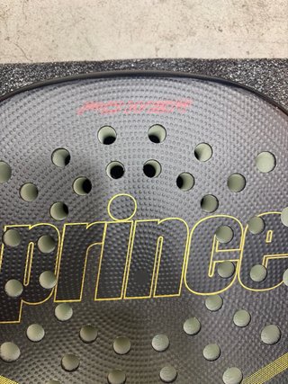 Pala Prince Falcon Negra y Roja. Nueva sin estrena