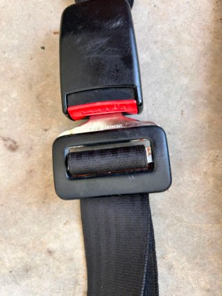 Land rover defender 110 all seat belts