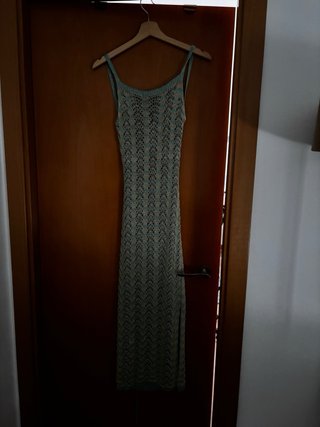 Vestido largo calado de punto turquesa y dorado