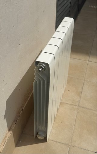 Radiador de agua blanco