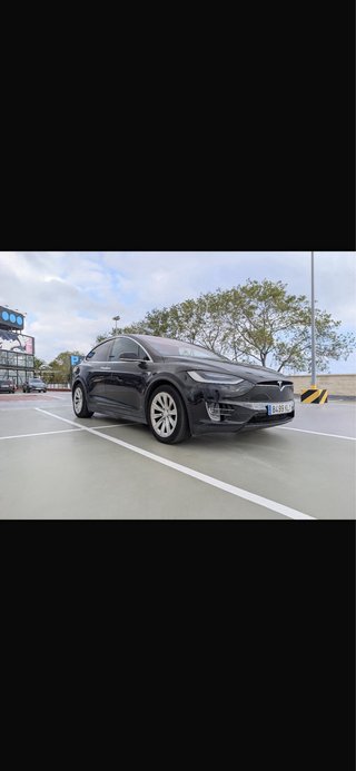 Tesla Model X 2019