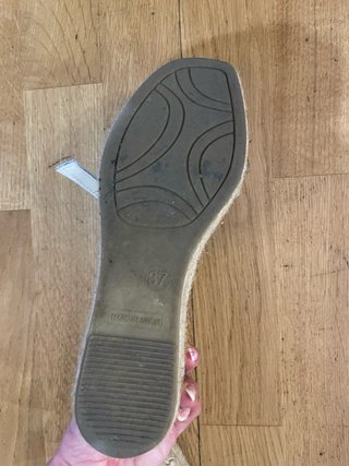 Esparteñas Beige y Plata con Abalorios
