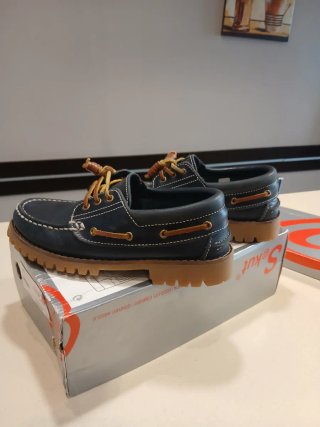 Nauticos de piel azul  número 34
