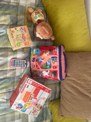 Lote 3 juegos bebé: Hape, Woodlets, Mega Bloks