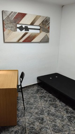 Habitación en Santa Coloma para Hombre (Gastos Inc