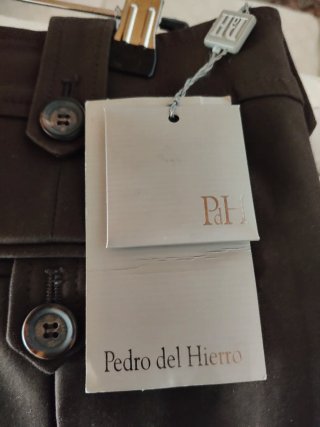 Traje Pedro del Hierro falda y pantalón