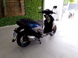 NUEVA Hero Xoom 125R Scooter
