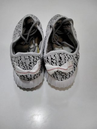 Zapatillas Jaspeadas Blancas y Negras.