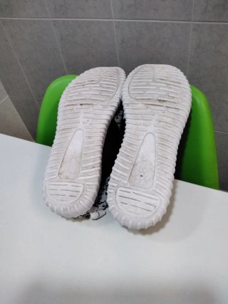 Zapatillas Jaspeadas Blancas y Negras.