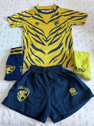 Equipación Rugby Tigres Alcorcón Talla 8-10