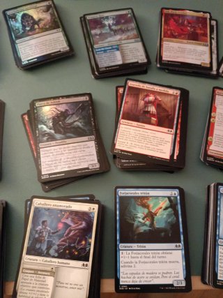 Casi 1kg Cartas Magic: Tierras Salvajes Eldr