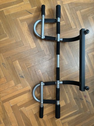 Aparato de gimnasio para brazos