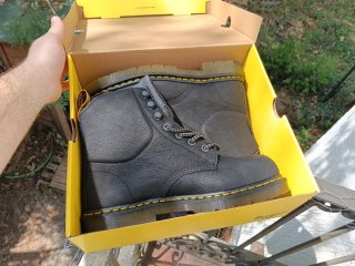 Botas Dr. Martens negras punta de hierro