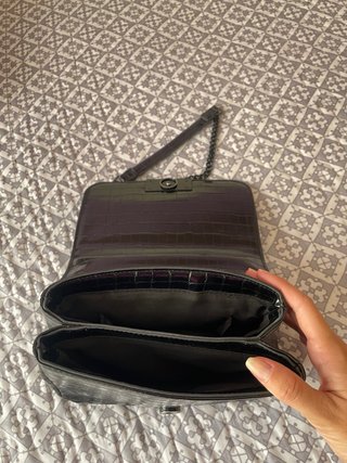 Bolso negro efecto piel cocodrilo
