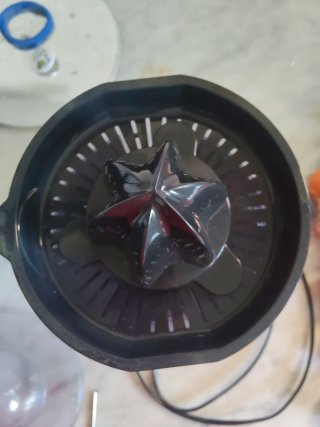 Exprimidor de naranjas eléctrico