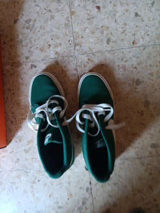 Zapatillas Nike Verdes y Blancas
