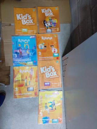 Libros de 3 primaria REVUELA