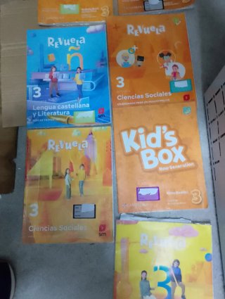 Libros de 3 primaria REVUELA