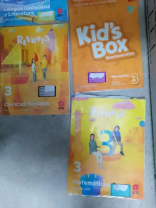 Libros de 3 primaria REVUELA