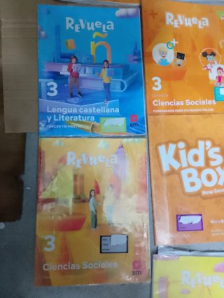 Libros de 3 primaria REVUELA