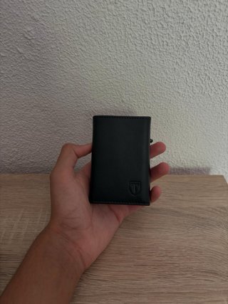 Cartera TENBST Cuero Negra Nueva