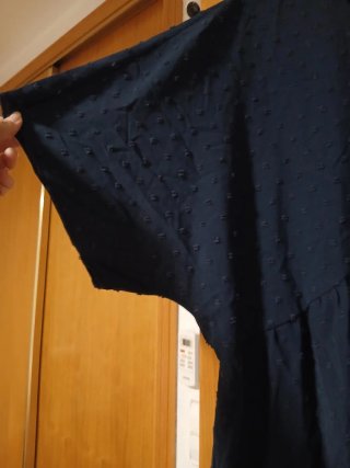 Vestido corto azul con puntos,tela plumeti