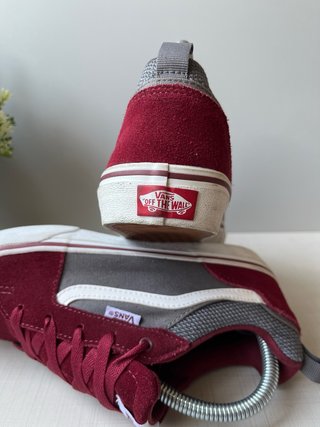Zapatillas Vans Rojo y Gris talla 38