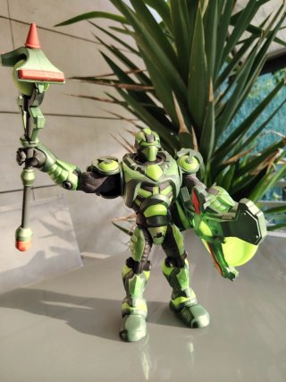Figura Gormiti Ultra Lord con luces