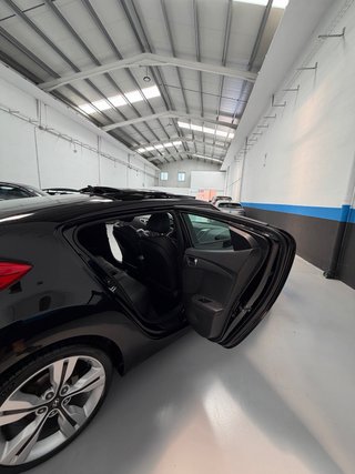 Hyundai Veloster 2013