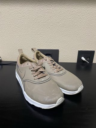 Nike Air Max Thea Talla 36.5 Beige