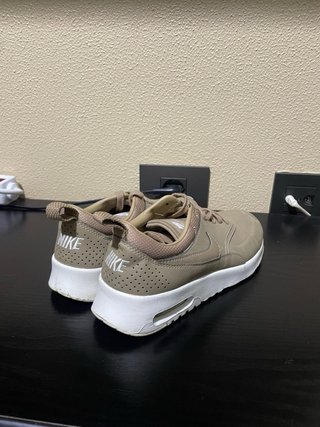 Nike Air Max Thea Talla 36.5 Beige
