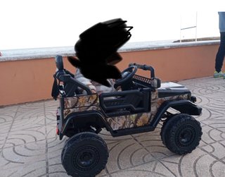 Coche eléctrico infantil todoterreno toyota