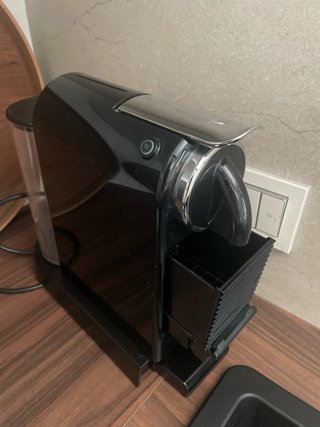 Cafetera Nespresso Negra