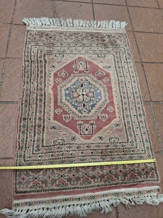 Alfombra antigua de lana beige y rosa