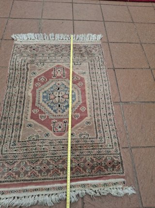 Alfombra antigua de lana beige y rosa