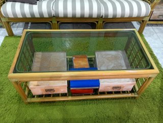 Sofá de bambú con cojines a rayas 3 plazas