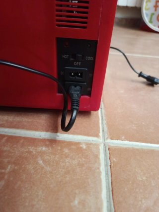 Nevera Mini Portátil Roja