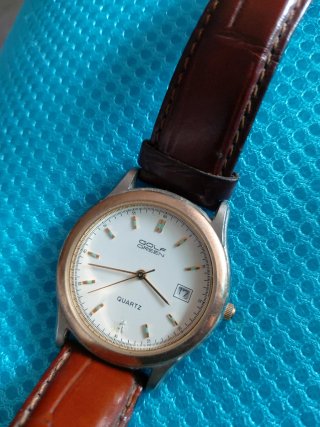 Reloj Golf Green Cuarzo Blanco y Dorado