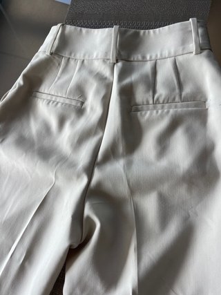 Pantalón vestir Zara beige crema pinzas Talla S36