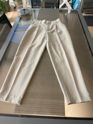 Pantalón vestir Zara beige crema pinzas Talla S36