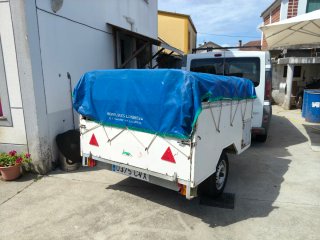 Remolque coche con documentación