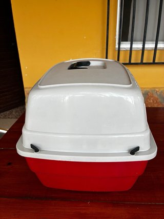 Transportín para mascotas beige y rojo