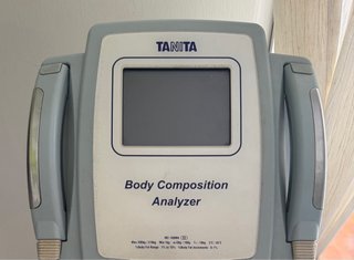 Analizador Corporal profesional Tanita MC180MA