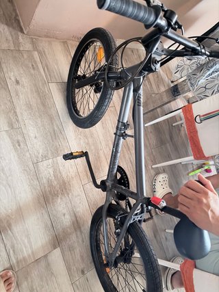 Bicicleta BMX gris