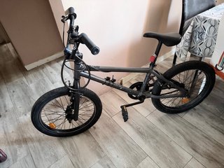 Bicicleta BMX gris