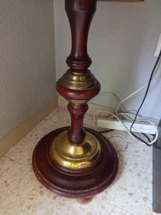 Mesa Auxiliar Mármol con Minicadena Sony